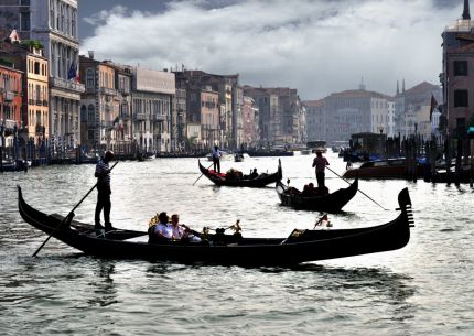 Екскурзия в ИТАЛИЯ - Венеция отблизо - 4 нощувки със самолет и водач от България!