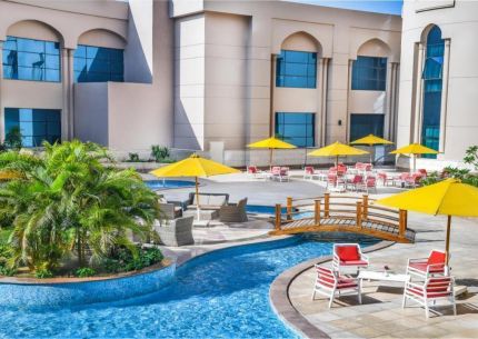 Pyramids Park Resort Cairo или подобен