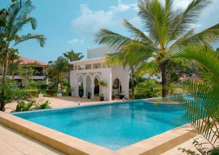 AHG HISIA NUNGWI EXPERIENCE HOTEL